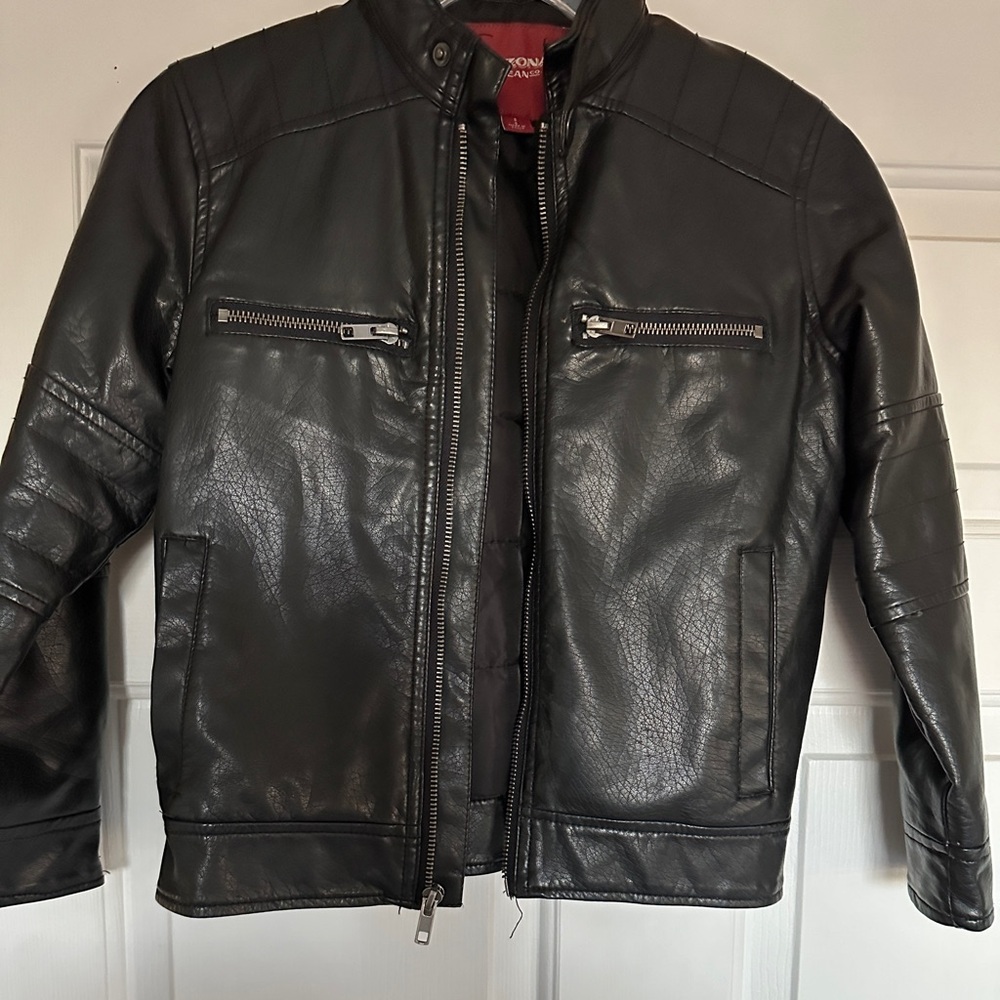 Leather Arizona Jean Co.  jacket for kids.  Black with zipper front / sleeves